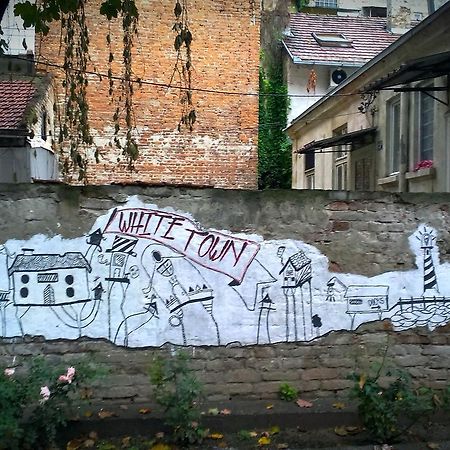 Hostel White Town Belgrado Esterno foto