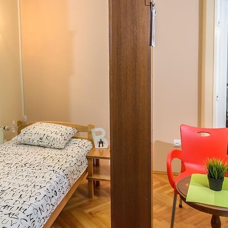 Hostel White Town Belgrado Esterno foto