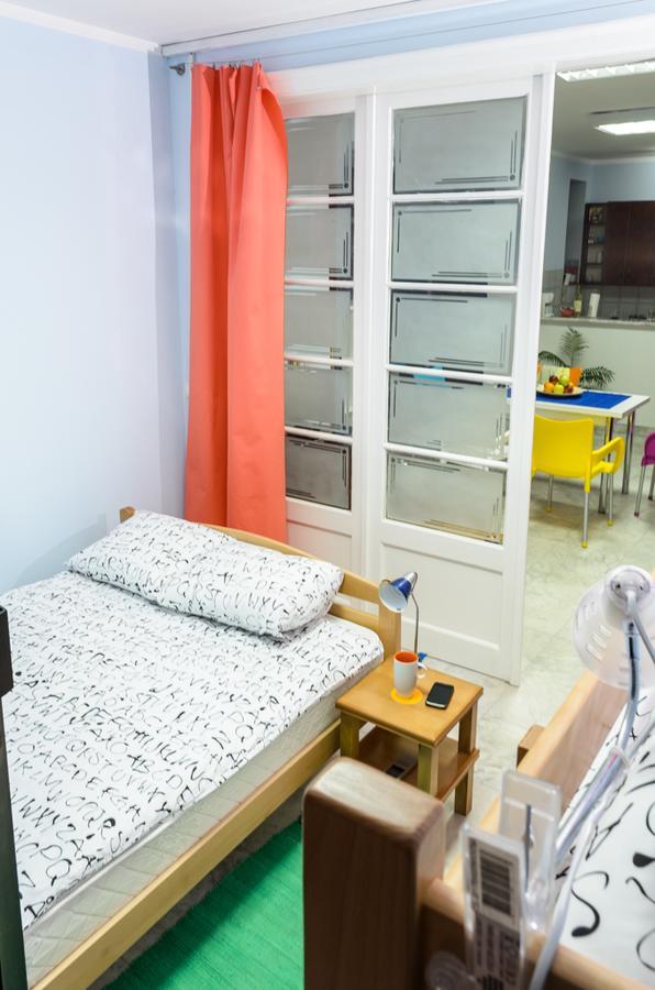 Hostel White Town Belgrado Esterno foto